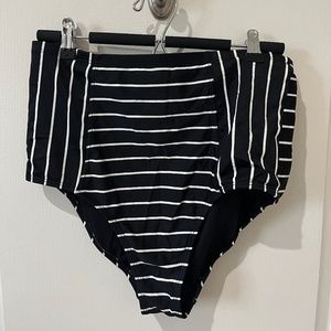 Old Navy High Waisted Bikini Bottoms Size L